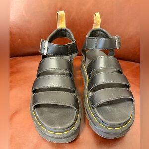 Dr. Martens WOMEN'S DR. MARTENS BLAIRE PLATFORM SANDALS size 6